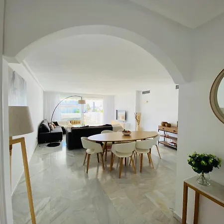 Las Jacarandas Hideway Apartment