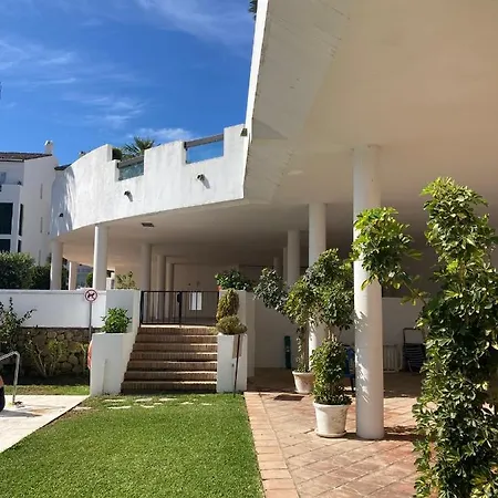 Las Jacarandas Hideway Apartment Estepona